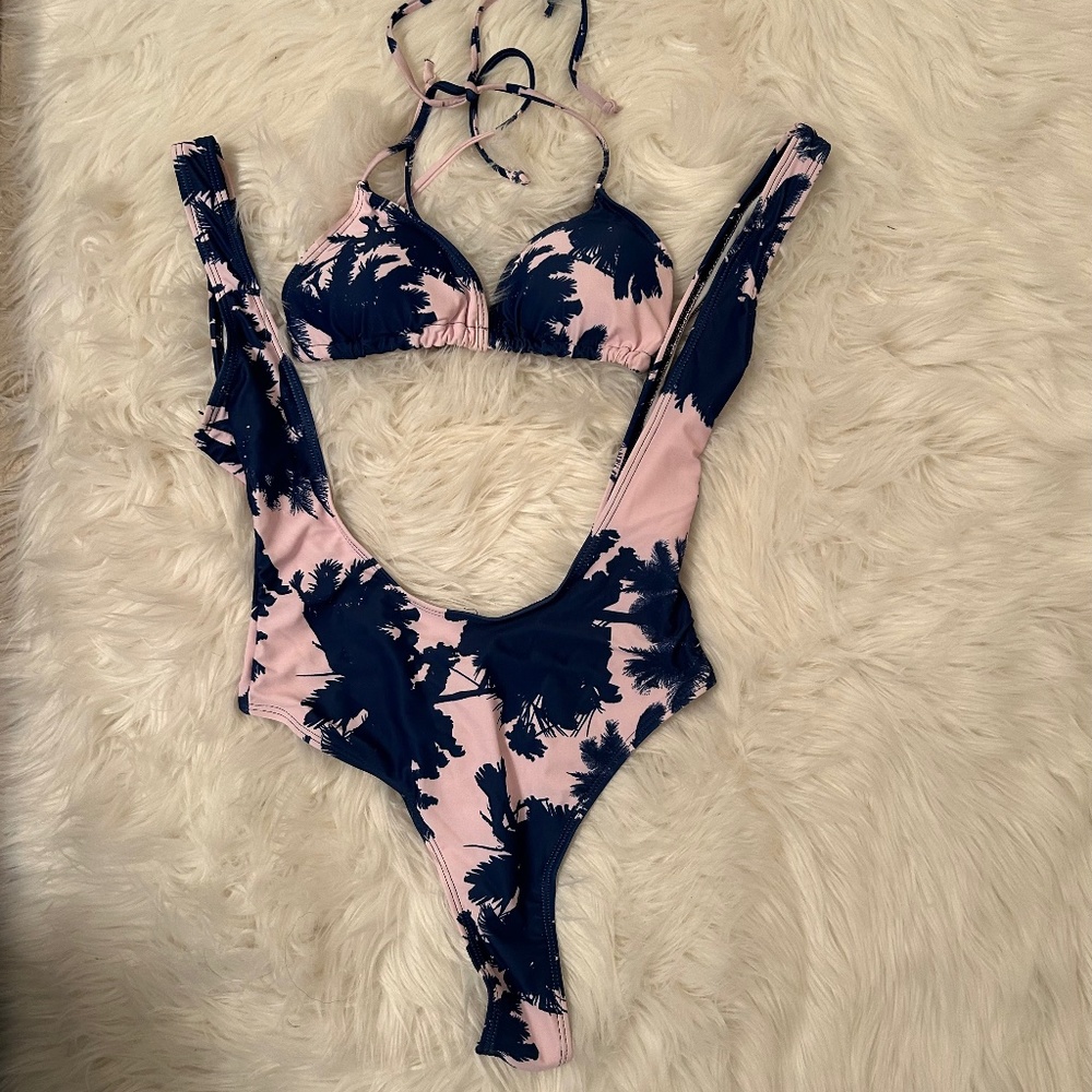 New Without Tags Size Small - image 1